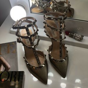 Low heel Valentino bronze